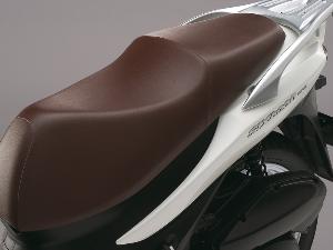 Suzuki Sixteen: La nueva era de las scooters