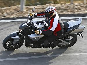 Suzuki B-King 1300: El misil desnudo