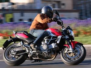 Aprilia Mana 850: Confort y elegancia durante toda la semana