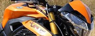 Benelli TNT 899 S: Bomba ligera