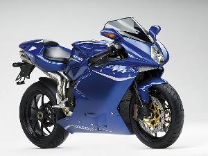 MV Agusta, presente en las competiciones