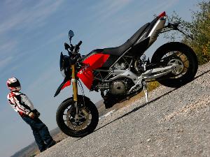 Aprilia Dorsoduro 750 ABS: La hermana radical