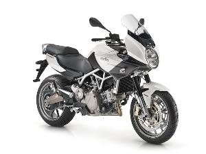 Aprilia Mana 850 GT: Versatilidad semicarenada