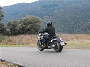 Triumph Rocket III Roadster: Dios salve a la reina