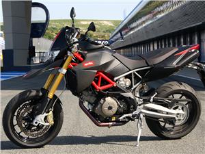 Aprilia Dorsoduro 750 Factory