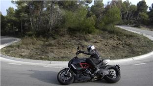 Ducati Diavel Carbon Red
