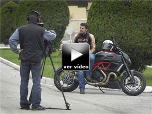 Video: Ducati Diavel con Carlos Checa