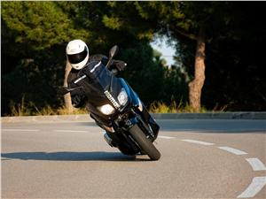 Yamaha X-Max 125 Momo Edition