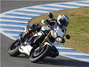 Presentación Triumph Speed Triple R
