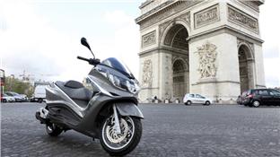 Presentación Piaggio X10