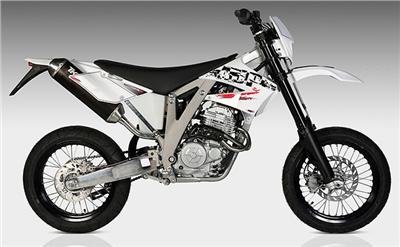 Foto principal de la moto AJP PR5 250 Supermoto en 