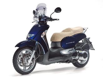 Foto principal de la moto APRILIA Scarabeo