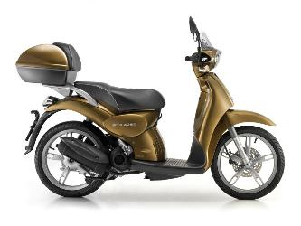Foto principal de la moto APRILIA Scarabeo