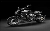 /fichas_tecnicas/ducati/diavel/amg_special_edition/2012-5524.htm